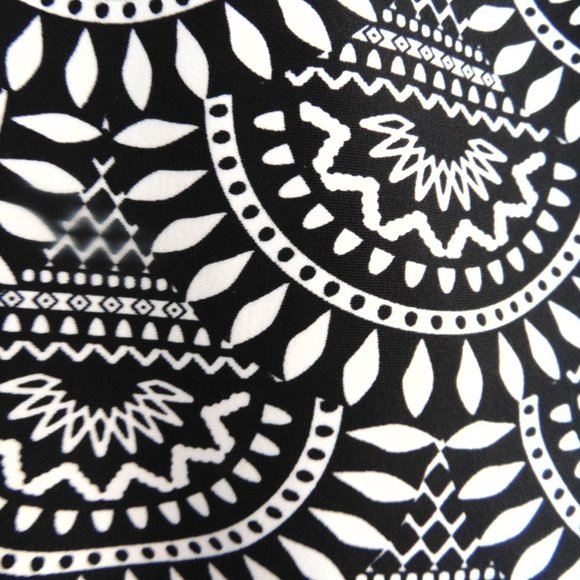 Merona Women's Swimsuit Halter Style Black/White Size Med Nylon/Spandex - Picture 3 of 6